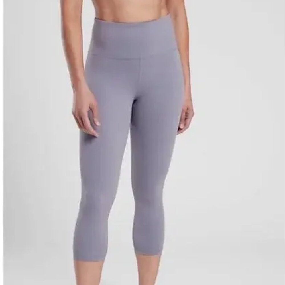 Athleta Elation Capri Pant Leggings Purple Size Medium
